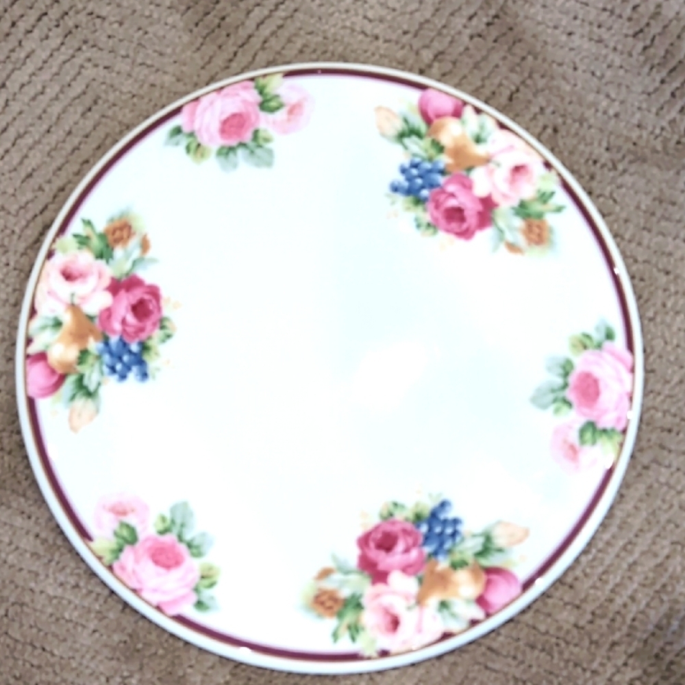 Mikasa Bone China Rosemead 10.5" Round Cheese Plate / Cake Plate w/ Original Box